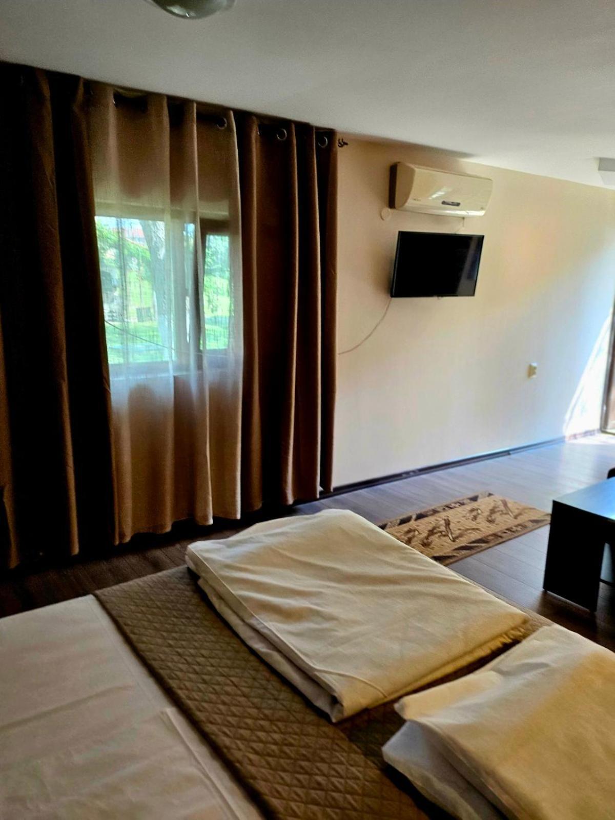 Orehite-Family Hotel ,Food & Pool Bozhichen Dış mekan fotoğraf