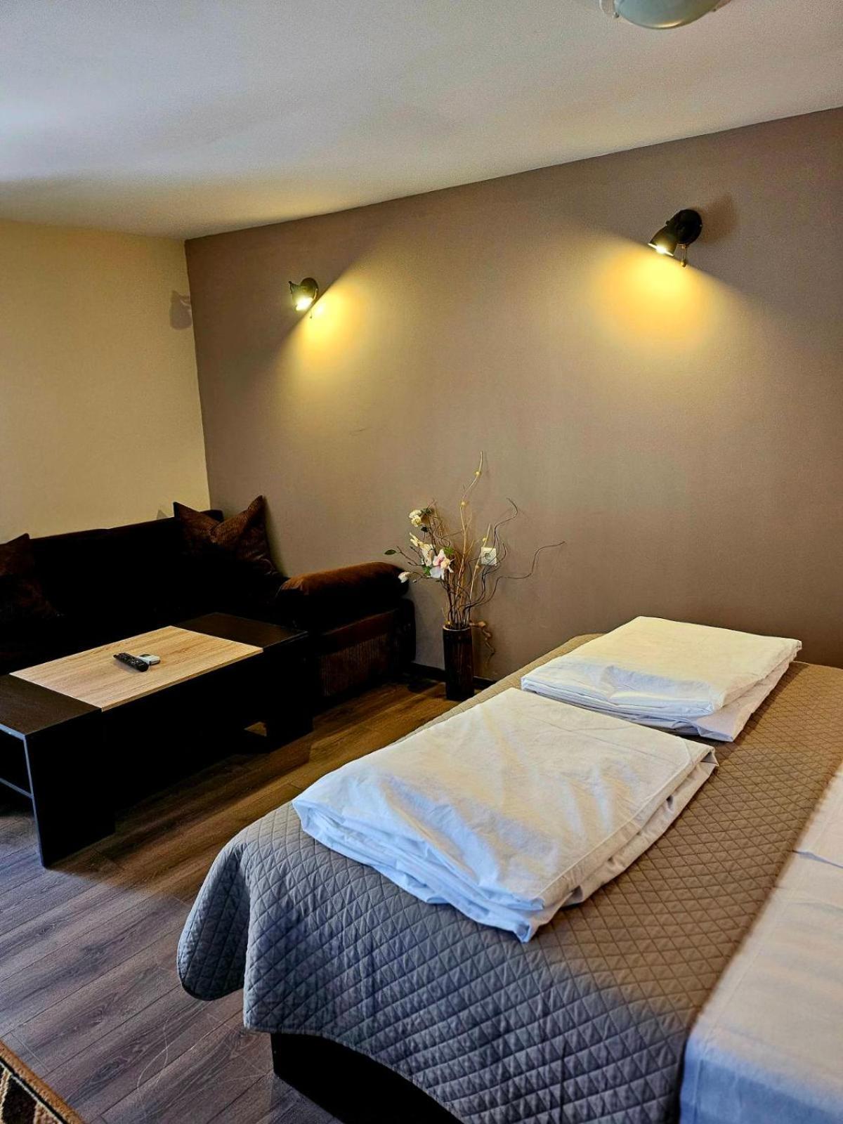 Orehite-Family Hotel ,Food & Pool Bozhichen Dış mekan fotoğraf