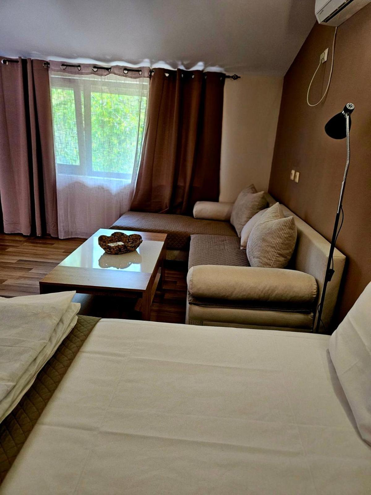 Orehite-Family Hotel ,Food & Pool Bozhichen Dış mekan fotoğraf