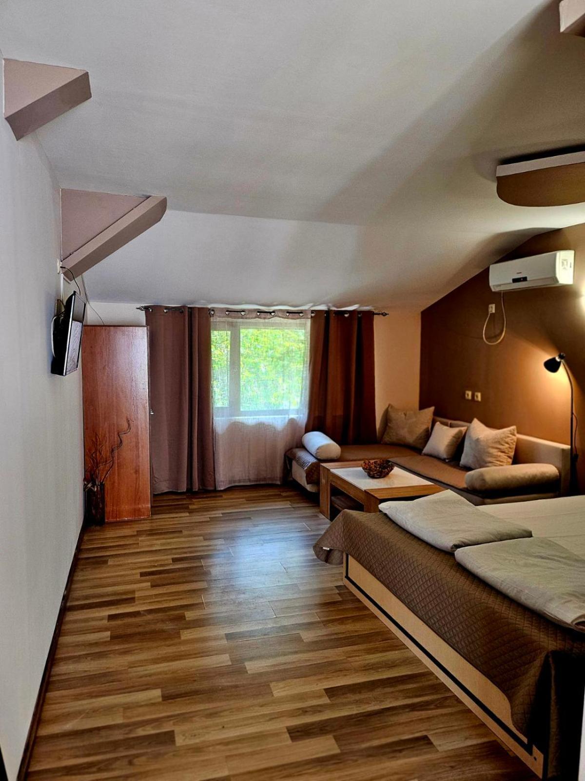 Orehite-Family Hotel ,Food & Pool Bozhichen Dış mekan fotoğraf