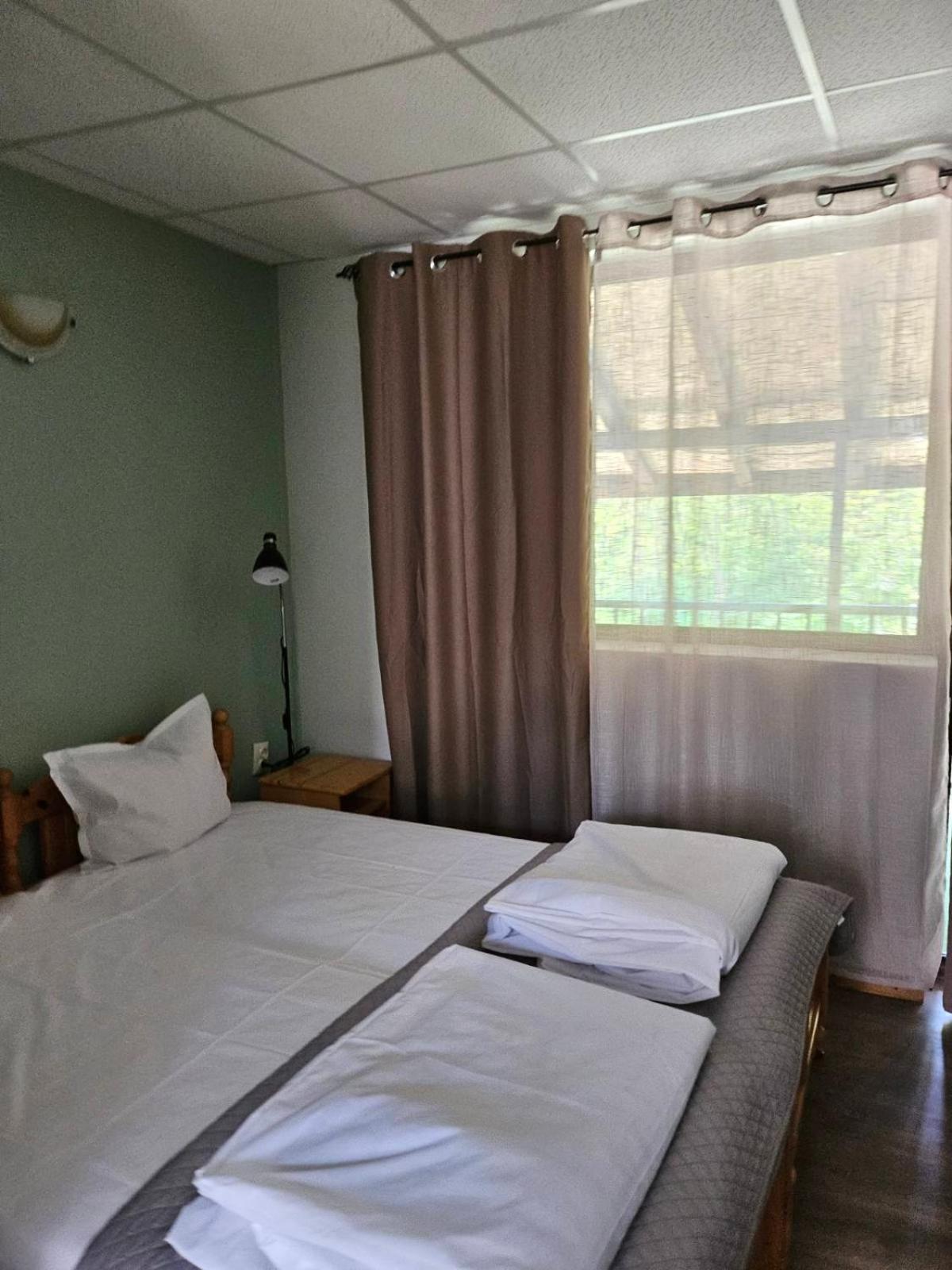 Orehite-Family Hotel ,Food & Pool Bozhichen Dış mekan fotoğraf
