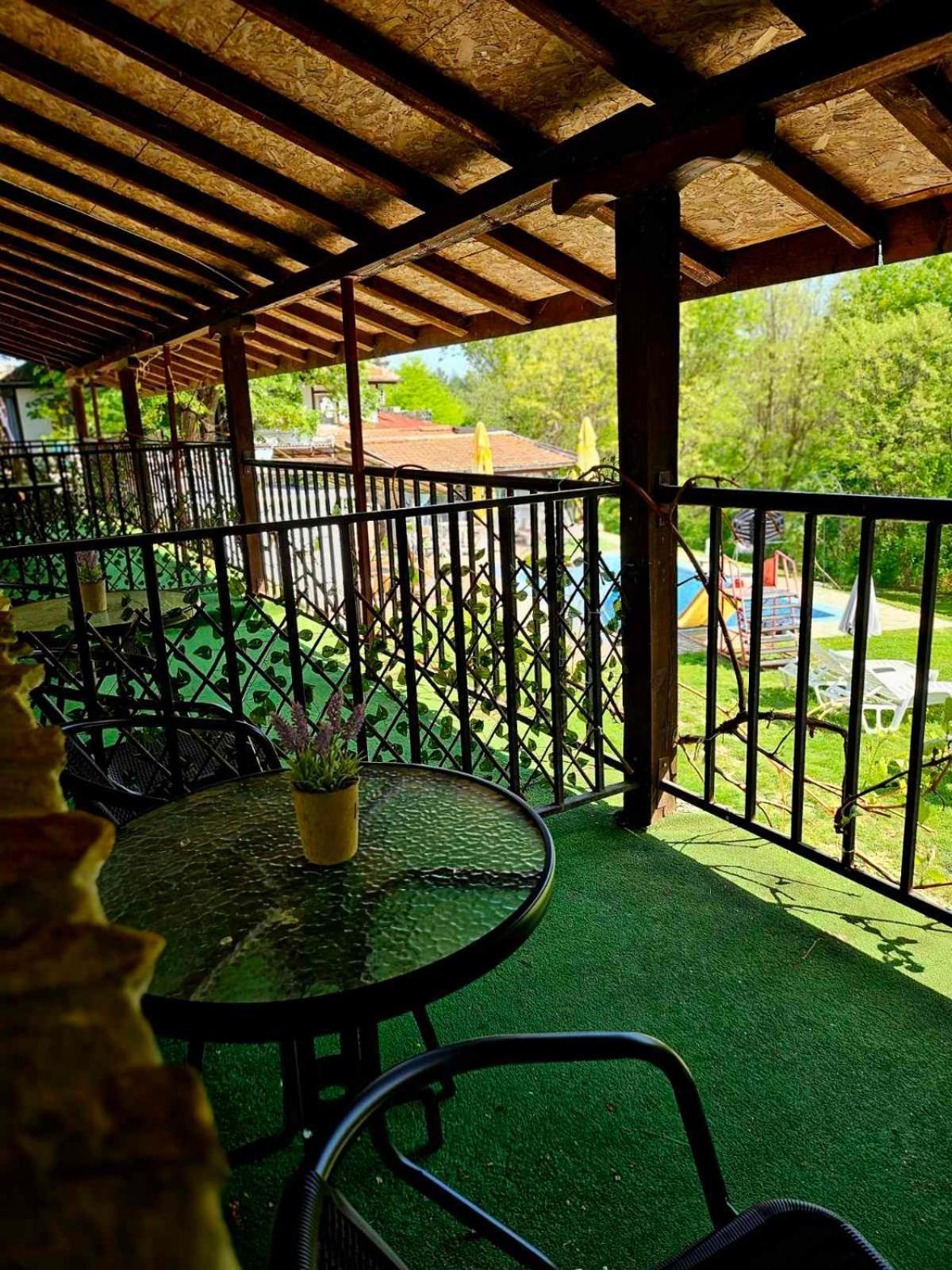 Orehite-Family Hotel ,Food & Pool Bozhichen Dış mekan fotoğraf